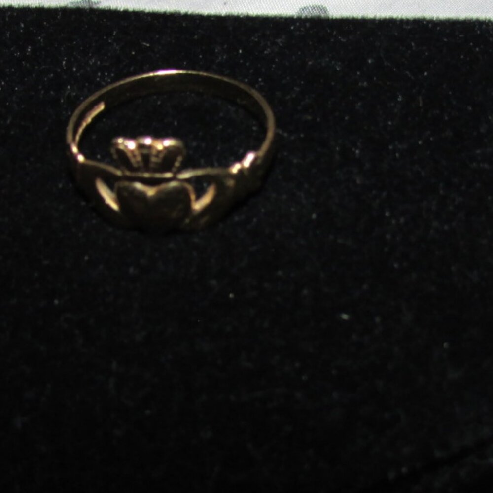 14kt (yellow) gold Claddagh Rng